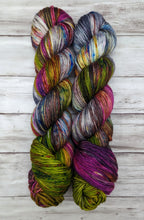 Load image into Gallery viewer, Flower Crown-Bombshell Worsted