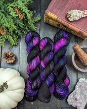 Load image into Gallery viewer, Nightshade-Foxy Sock
