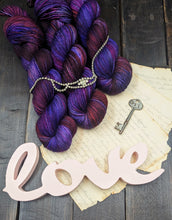 Load image into Gallery viewer, Manderley-Bombshell Worsted