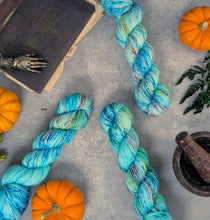 Load image into Gallery viewer, Sassy Pants-Foxy Sock