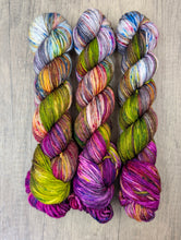 Load image into Gallery viewer, Flower Crown-Bombshell Worsted