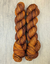 Load image into Gallery viewer, Pocketwatch-Bombshell Worsted