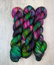 Load image into Gallery viewer, Poison Garden-Bombshell Worsted