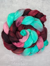Load image into Gallery viewer, Heartbreaker-Corriedale-Combed Top-Ready to Ship