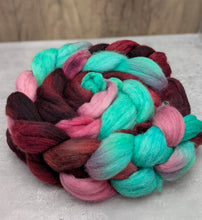 Load image into Gallery viewer, Heartbreaker-Corriedale-Combed Top-Ready to Ship