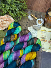 Load image into Gallery viewer, Mome Raths-Bombshell Worsted