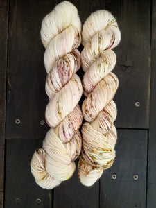 Toadstool Tea-Bombshell Worsted