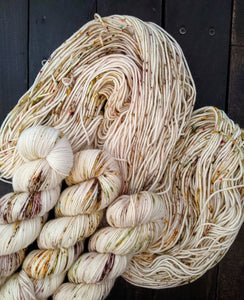 Toadstool Tea-Bombshell Worsted