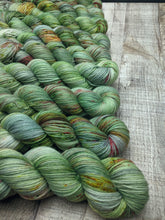 Load image into Gallery viewer, Father Christmas-Bombshell Worsted